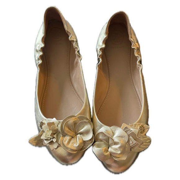 Tory Burch Elegant Gold Floral Women's Flats, Size 7.5 - Picture 1 of 7